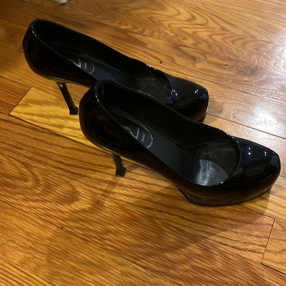 YSL black patent, leather tribute here - Picture 2 of 5